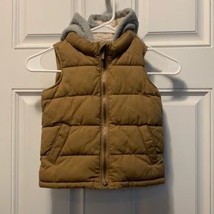 Old Navy. Boys 3T puffer vest with hood. EUC